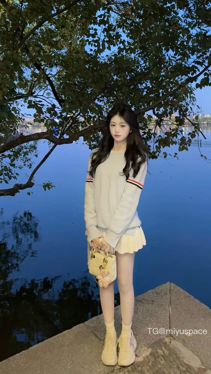 【在线看】抖音 关关雎鸠 岛遇 NO.014期 【17P】-秘语空间